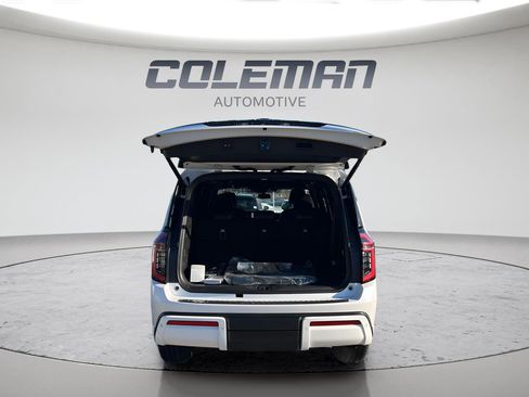 New 2026 Nissan Armada SL w/ Captain's Chari Seat Package AWD/4WD image 9