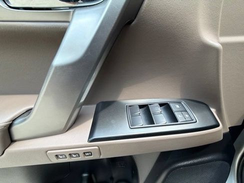 Used 2022 Lexus GX 460 Luxury w/ Sport Design Package AWD/4WD image 27