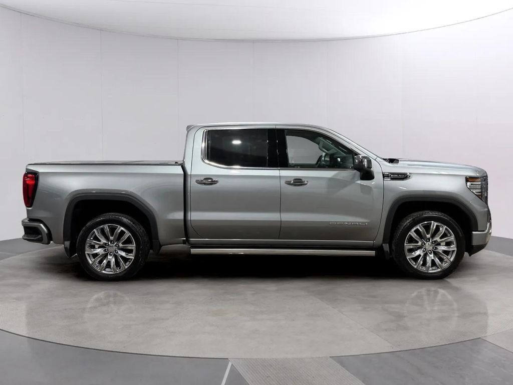 Used 2023 GMC Sierra 1500 Denali w/ Denali Reserve Package AWD/4WD image 2