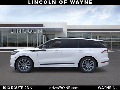 New 2025 Lincoln Aviator AWD w/ Jet Appearance Package image 3