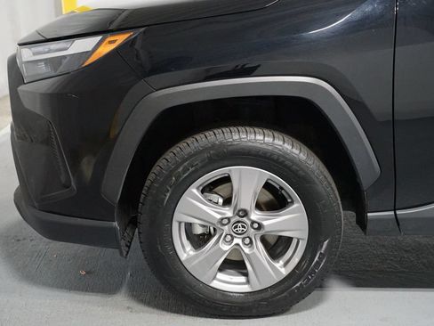 Used 2025 Toyota RAV4 XLE FWD image 5