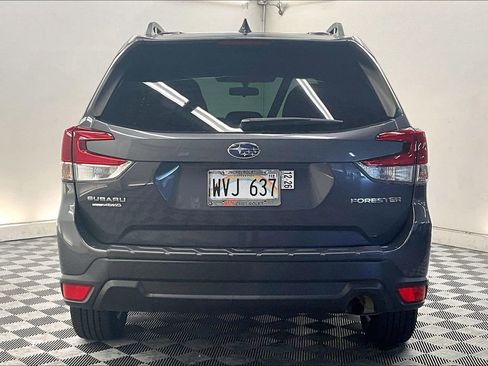 Used 2023 Subaru Forester Premium AWD/4WD image 3
