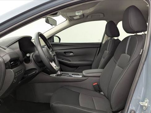 Used 2025 Nissan Sentra SV FWD image 14