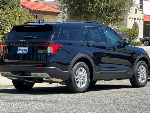 New 2026 Ford Explorer Active w/ Active Comfort Package RWD image 4