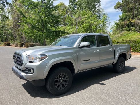 Used 2023 Toyota Tacoma SR5 w/ Technology Package AWD/4WD image 2
