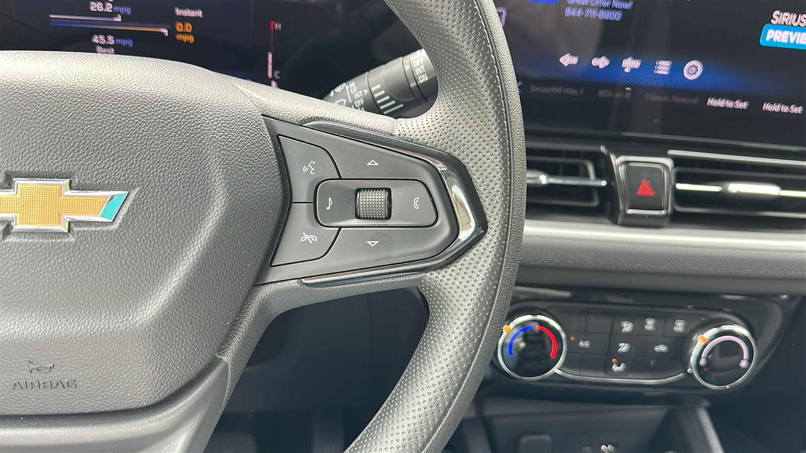 Used 2025 Chevrolet TrailBlazer LT AWD/4WD image 16