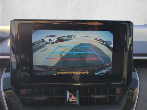 Used 2025 Toyota Corolla LE image 21