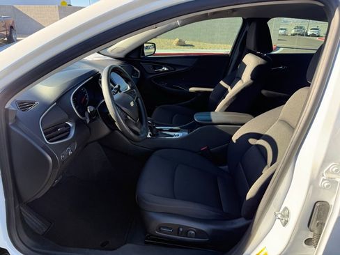 Used 2024 Chevrolet Malibu LT image 11