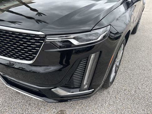 Certified 2025 Cadillac XT6 Premium Luxury image 9