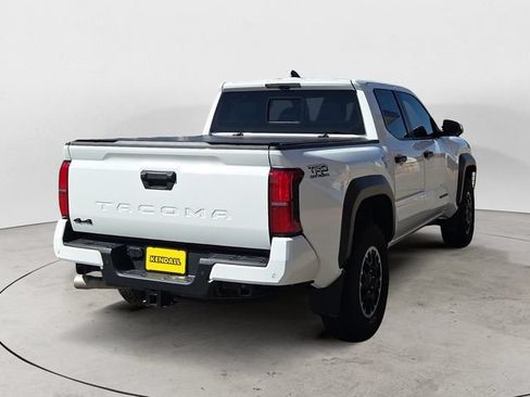 Used 2024 Toyota Tacoma TRD Off-Road w/ TRD Off Road Premium Package AWD/4WD image 5