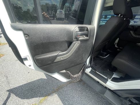 Used 2014 Jeep Wrangler Unlimited Sport w/ Quick Order Package 24S AWD/4WD image 18
