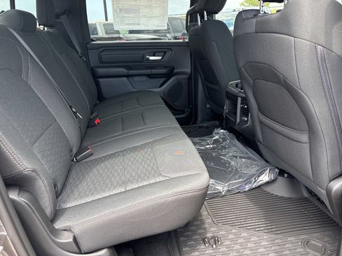 New 2026 RAM 1500 Express AWD/4WD image 15
