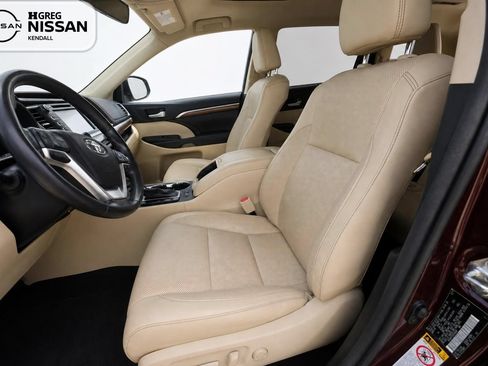 Used 2017 Toyota Highlander Limited AWD/4WD image 7