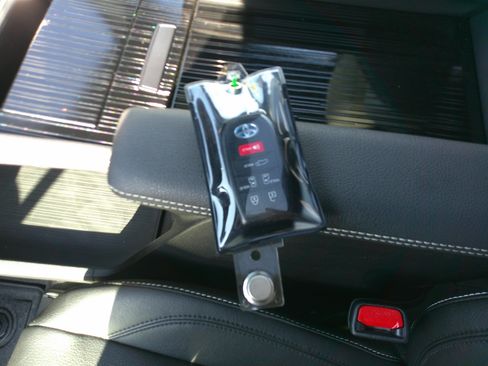 Used 2025 Toyota Sienna XSE image 38