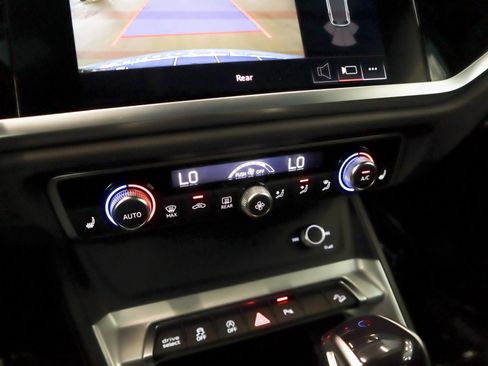 Used 2022 Audi Q3 2.0T Premium w/ Convenience Package image 24