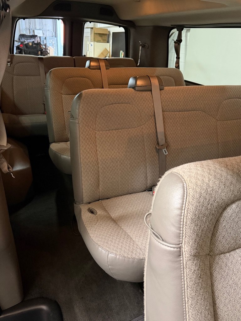 Used 2018 Chevrolet Express 3500 LT w/ LT Preferred Equipment Group RWD image 11