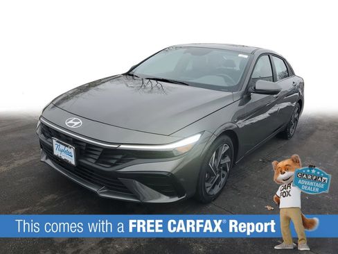 Used 2025 Hyundai Elantra SEL image 3