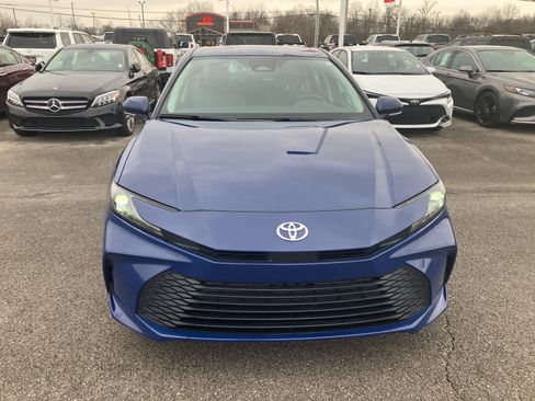 Used 2025 Toyota Camry LE image 2