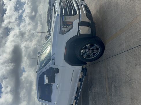 Used 2025 GMC Sierra 2500 SLT w/ Texas SLT Premium Package image 4