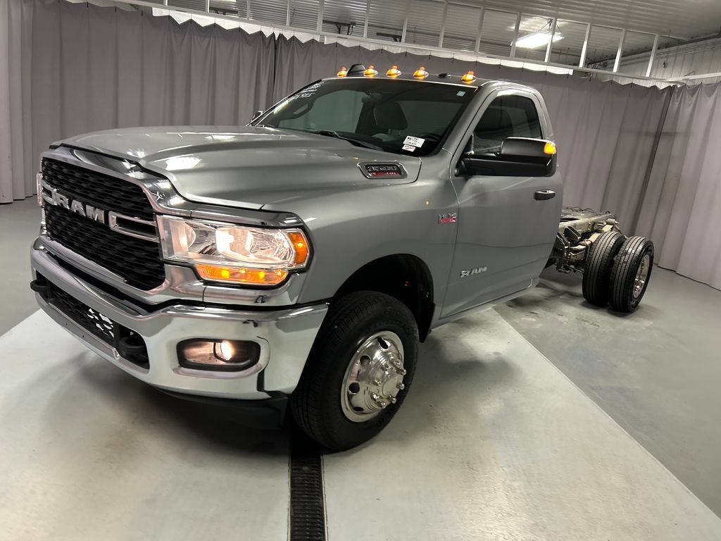Used 2022 RAM 3500 SLT w/ Quick Order Package 27G SLT RWD image 3