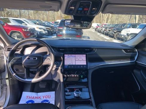 Used 2022 Jeep Grand Cherokee Limited image 10