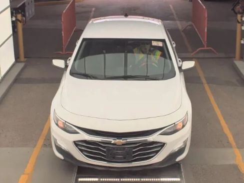 Used 2025 Chevrolet Malibu LS w/ Driver Confidence Package FWD image 6