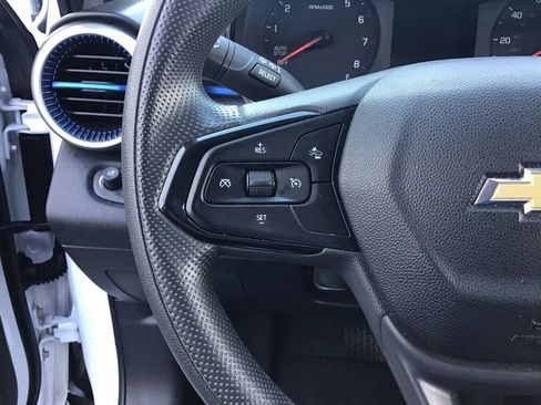 Used 2024 Chevrolet Trax LS w/ LS Convenience Package FWD image 18