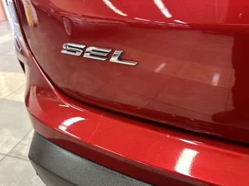 Used 2023 Ford Edge SEL w/ Convenience Package image 10