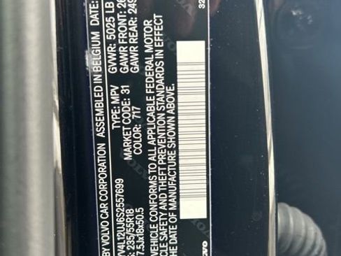 Certified 2025 Volvo XC40 B5 Core image 27