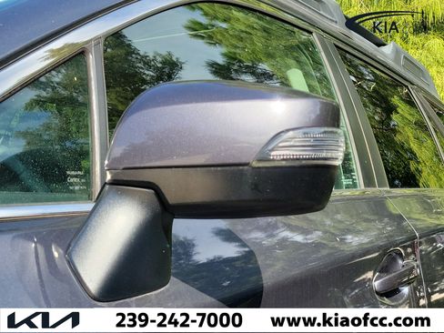 Used 2017 Subaru Outback 3.6R Limited AWD/4WD image 3