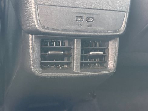 Used 2025 Chevrolet Equinox LT FWD image 22