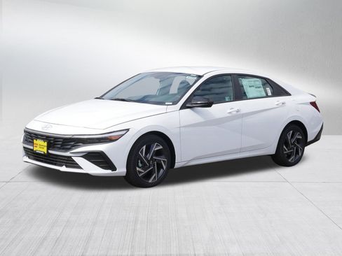 New 2026 Hyundai Elantra Sport image 2