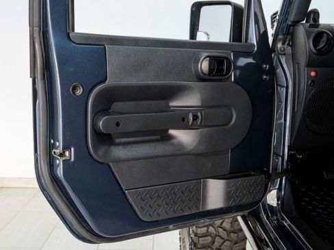 Used 2008 Jeep Wrangler Unlimited Rubicon w/ Dual Top Group AWD/4WD image 35