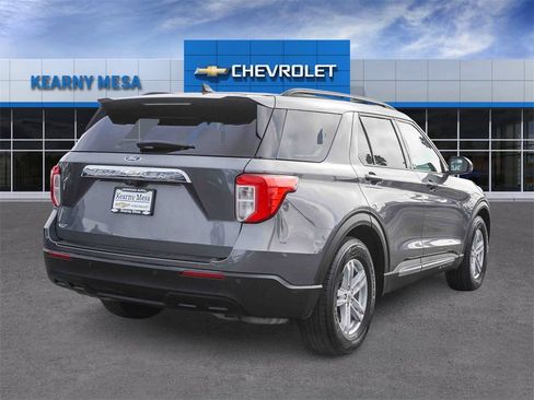 Used 2021 Ford Explorer XLT image 6