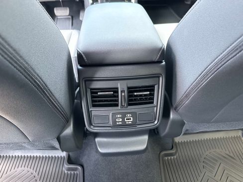 Certified 2026 Subaru Outback Premium w/ Premium/Limited Package 2 AWD/4WD image 17