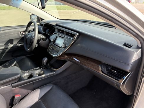 Used 2015 Toyota Avalon Limited FWD image 12
