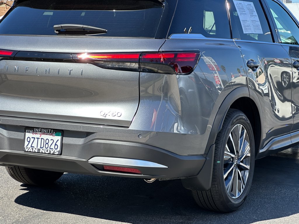 Certified 2027 INFINITI QX60 Luxe w/ Cargo Package FWD image 8