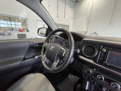 Used 2019 Toyota Tacoma image 24