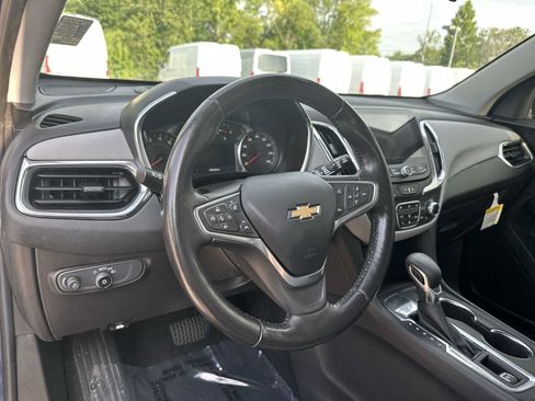 Used 2022 Chevrolet Equinox LT FWD image 16