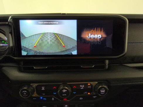 Certified 2024 Jeep Wrangler Unlimited Rubicon 4xe AWD/4WD image 19