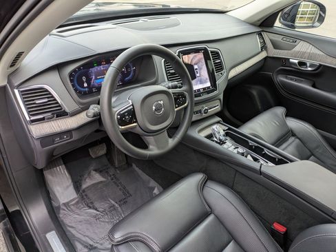 Certified 2024 Volvo XC90 T8 Ultimate w/ Protection Package Premier image 14