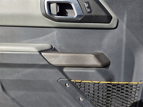 Used 2023 Ford Bronco Badlands image 26