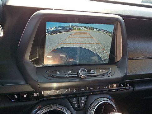 Used 2016 Chevrolet Camaro SS image 17