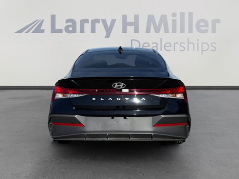 Certified 2025 Hyundai Elantra Sport image 4