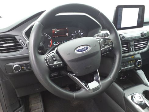 Used 2022 Ford Escape SE w/ Cold Weather Package image 6