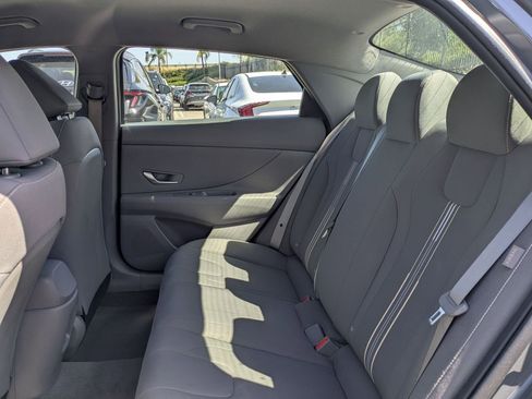 Certified 2025 Hyundai Elantra Sport image 26