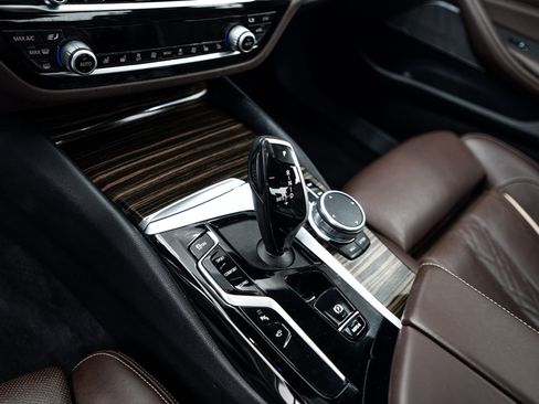 Used 2021 BMW 540i xDrive image 10