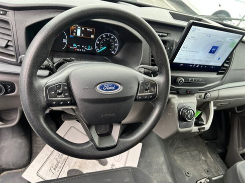 Used 2022 Ford E-Transit 148 High Roof Extended image 18