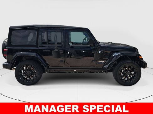 Used 2024 Jeep Wrangler Unlimited Sahara AWD/4WD image 2