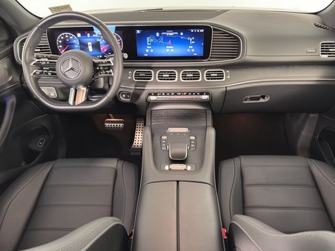 Used 2025 Mercedes-Benz GLS 580 4MATIC image 17